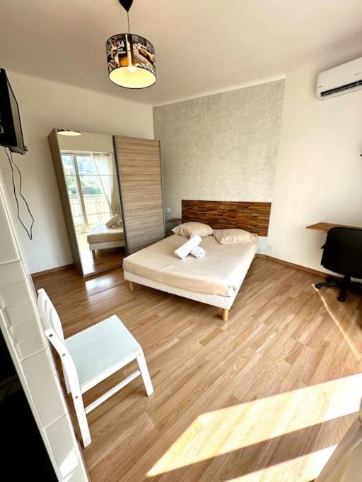 Appartement Avec 4 Chambres Doubles - Proche De La Mer, Des Transports Et De La Promenade Des Anglais Nizza Exterior foto